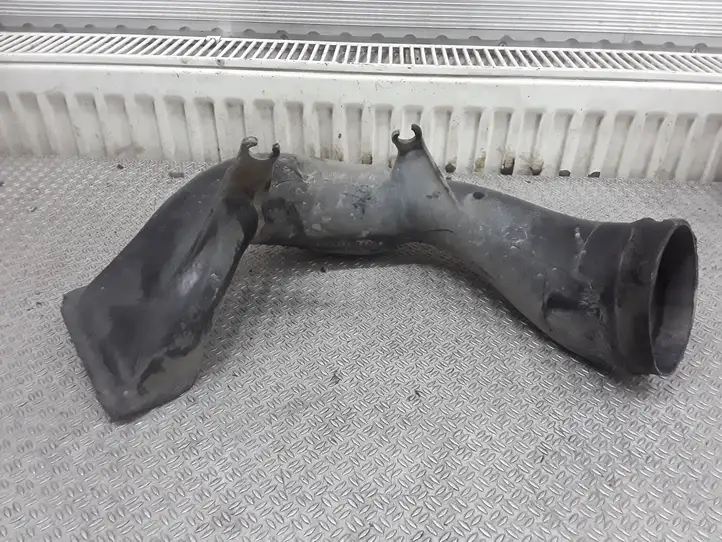 Toyota Avensis Verso (1995 - 2001) 5281144100 Детали воздухозаборника — фото 1