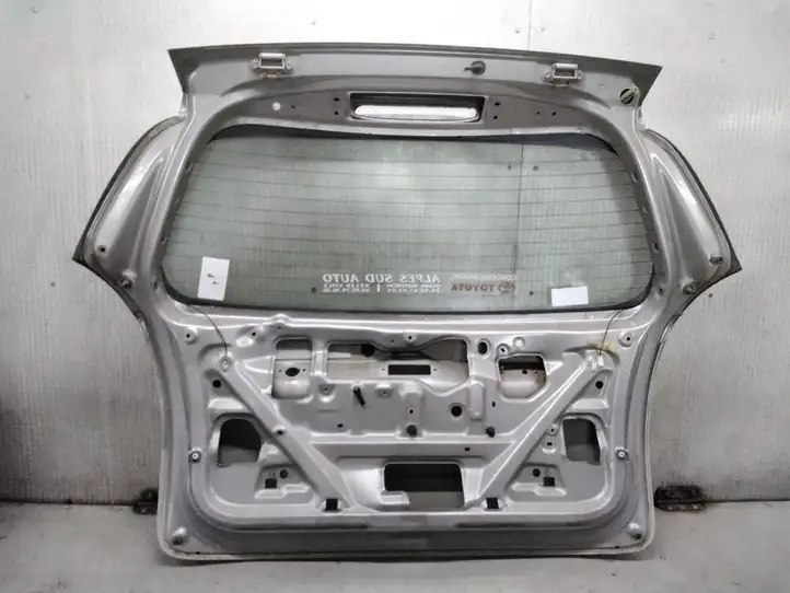 Toyota Corolla Verso E121 (2001 - 2004) Крышка багажника — фото 2
