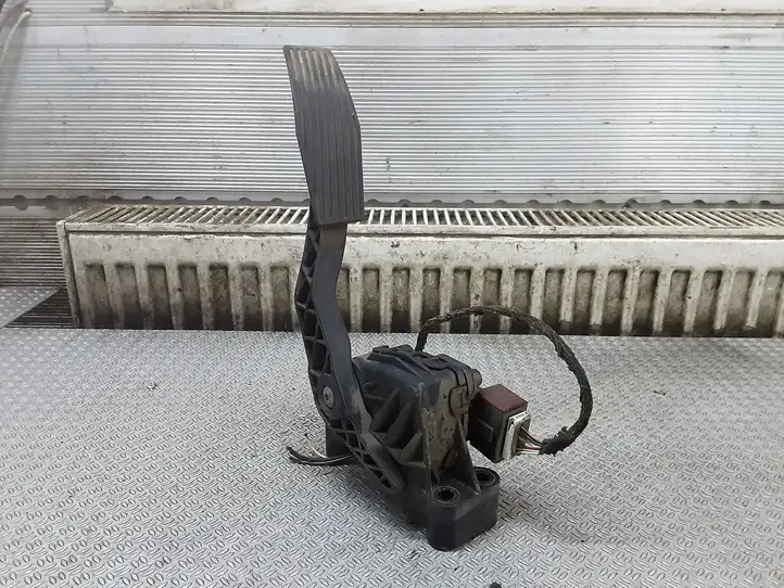 Opel Astra H (2004 - 2009) 9157998 Педаль акселератора — фото 1