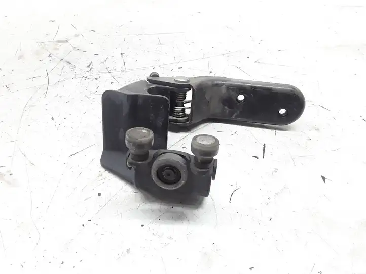 Mercedes-Benz Vaneo W414 (2001 - 2005) A4147600447 Средняя направляющая ролика раздвижной двери — фото 3