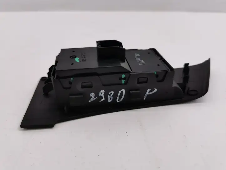 Opel Astra J (2009 - 2012) 13305003 Кнопка стеклоподъемников — фото 4