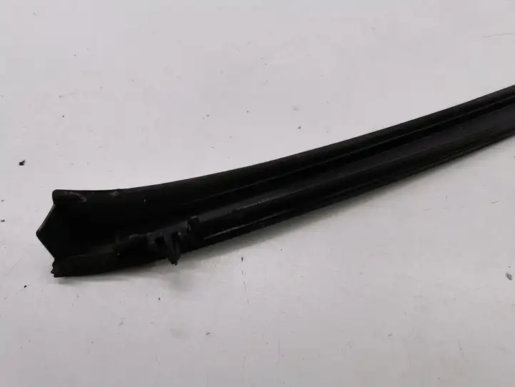 Opel Astra J (2009 - 2012) 498166255 Накладка стоек лобового стекла — фото 4
