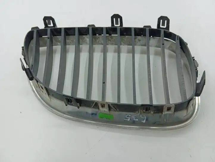 BMW 5 E60 E61 (2004 - 2010) 7027065 Передняя решетка — фото 5