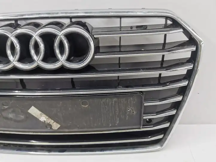 Audi A6 C7 (2014 - 2018) 4G0853651 Верхняя решетка радиатора — фото 3