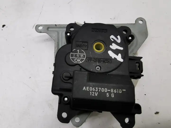 Toyota Corolla E120 E130 (2004 - 2007) AE0637008930 Двигатель задвижки потока воздуха — фото 5