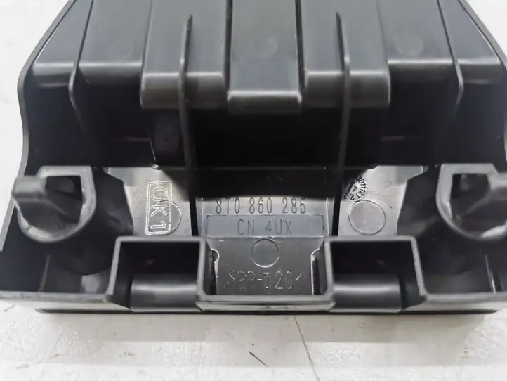 Audi A6 C7 (2014 - 2018) 8T0860285 Держатель аварийного знака — фото 6