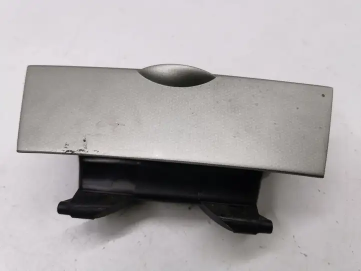Toyota Corolla E120 E130 (2004 - 2007) 7411102060 Передняя пепельница — фото 1