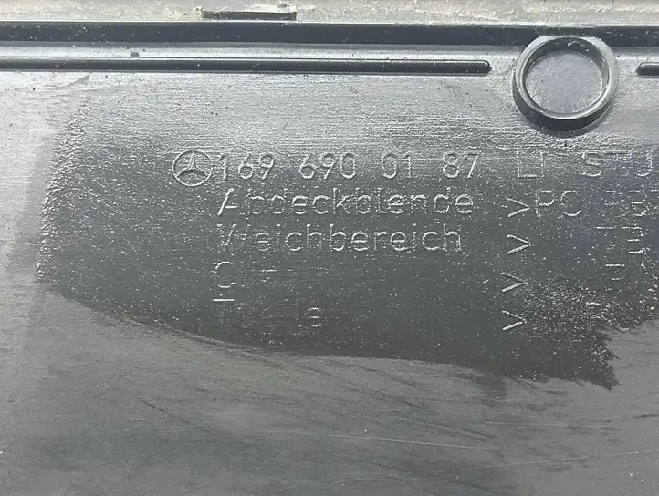 Mercedes-Benz A W169 (2004 - 2012) 1696900187 Накладка стекла передней двери — фото 8