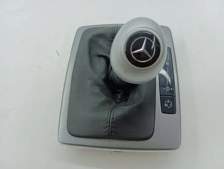 Mercedes-Benz C W204 (2007 - 2014) A2042672410 Ручка КПП — фото 1