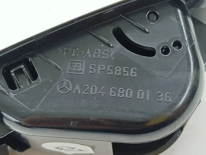 Mercedes-Benz C W204 (2007 - 2014) A2046800136 Заглушка ISOFIX — фото 8