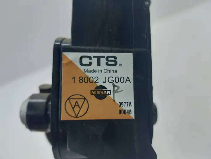 Nissan X-Trail T31 (2007 - 2014) 18002JG00A Педаль акселератора — фото 3