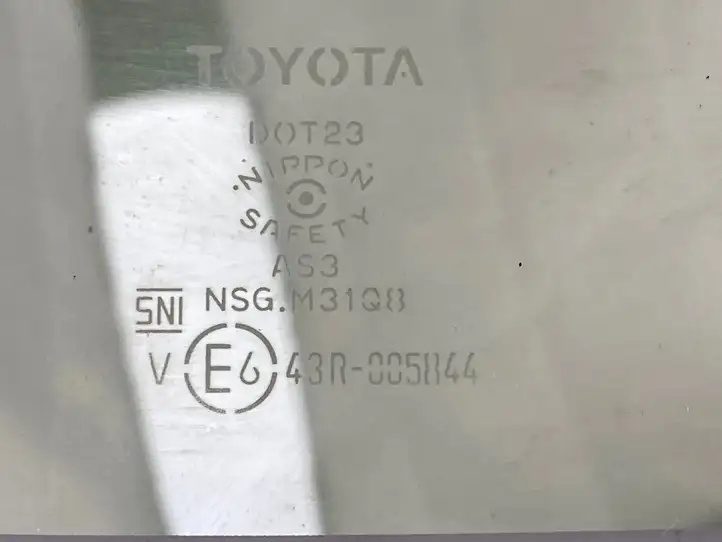 Toyota RAV 4 (XA50) (2018 - ) 43R005844 Заднее боковое стекло — фото 6