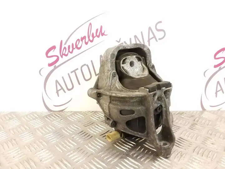 Audi A4 S4 B9 (2015 - 2019) 4M0199372 Опора двигателя — фото 1
