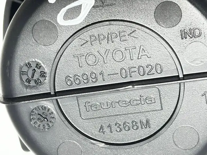 Toyota Verso (2012 - 2015) 669910F020 Прочие детали салона — фото 3