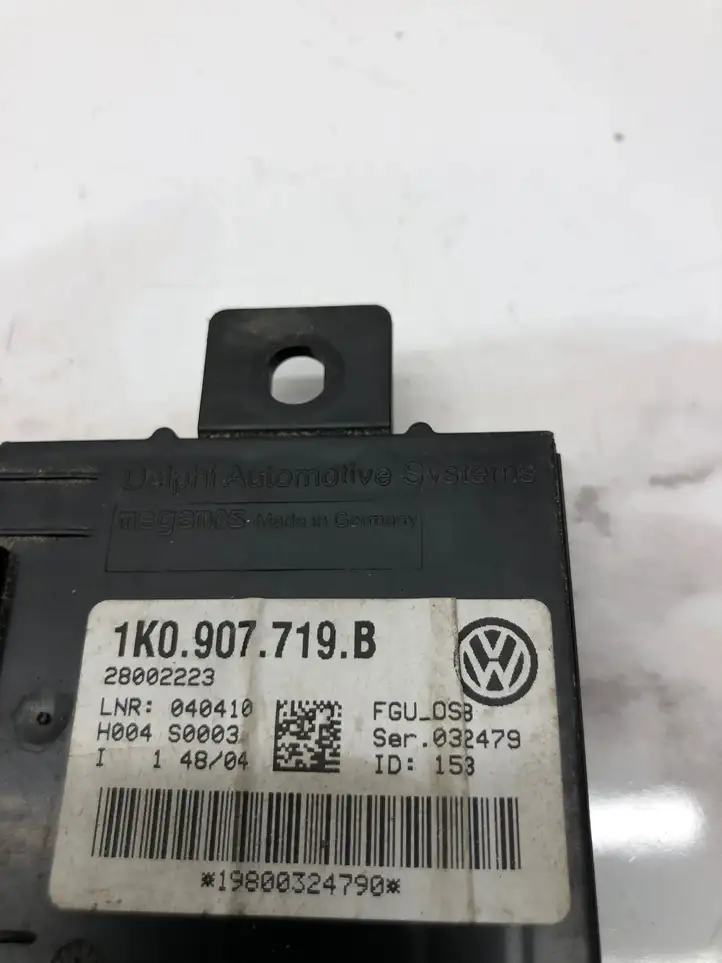 Audi A3/S3 8P (2004 - 2008) 1K0907719B Блок управления сигнализацией — фото 4