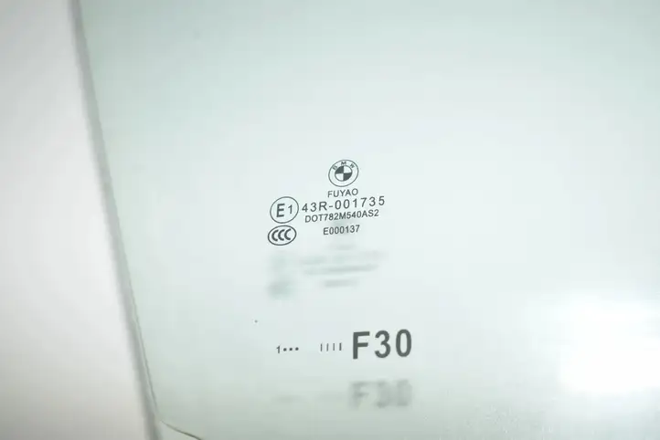 BMW 3 F30 F35 F31 (2012 - 2018) 7259826 Стекло передней двери — фото 2