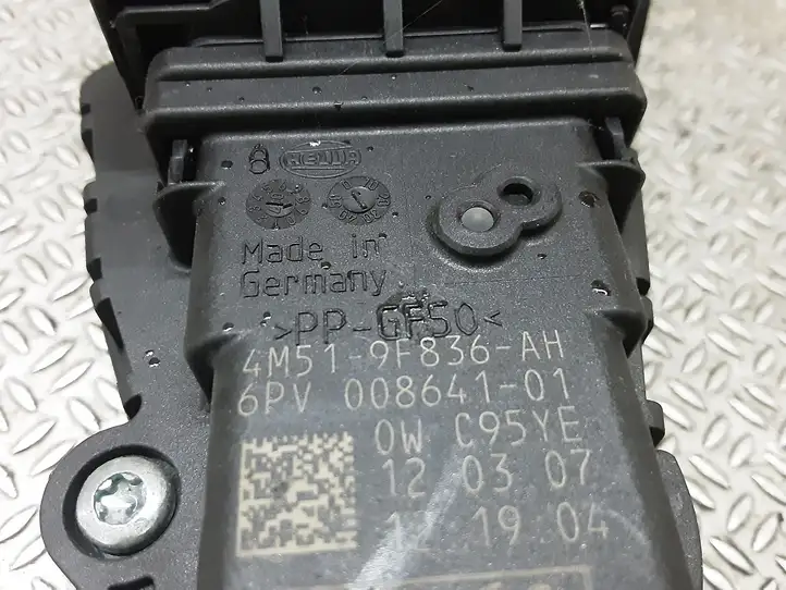 Ford Focus (2005 - 2008) 4M519F836AH Педаль акселератора — фото 2