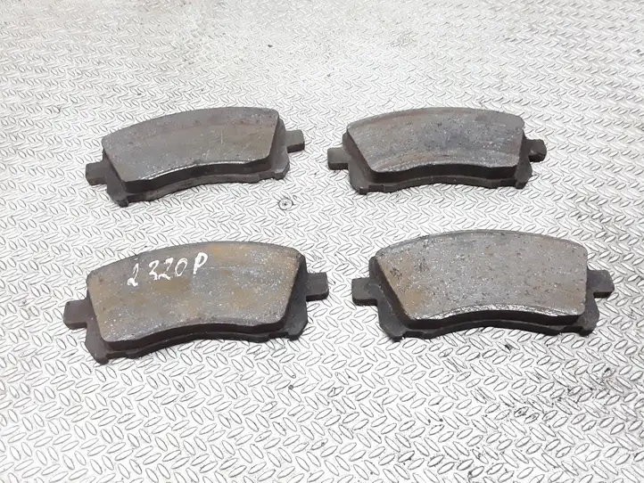 Subaru Outback (1998 - 2003) Передние тормозные колодки — фото 1