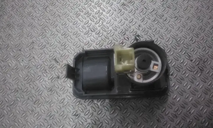 Toyota Echo (2000 - 2003) 777454 Включатель освещения интерьера — фото 1