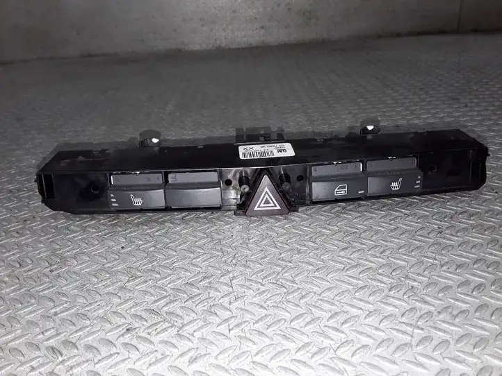 Opel Astra H (2004 - 2009) 13100109 Включатель аварийных фонарей — фото 1