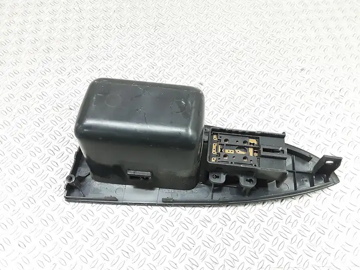 Honda Stream (2003 - 2006) 83794S7A0030 Кнопка стеклоподъемников — фото 1