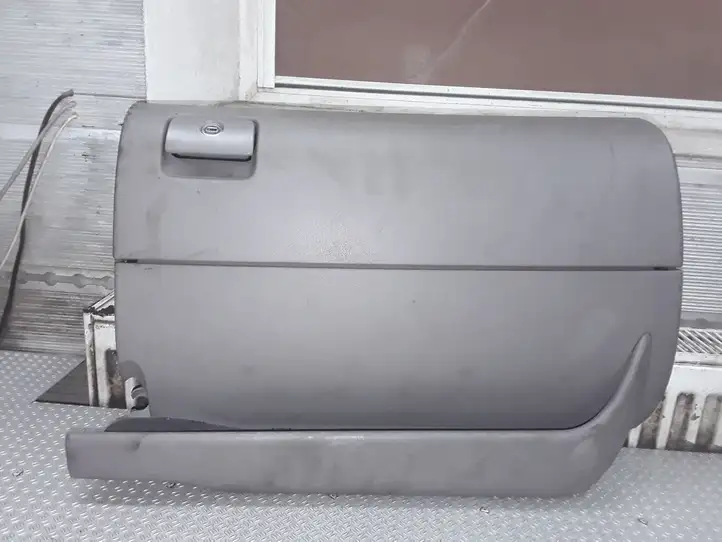 Audi A3/S3 8L (1996 - 2000) 8L1857095 Бардачок в сборе — фото 1
