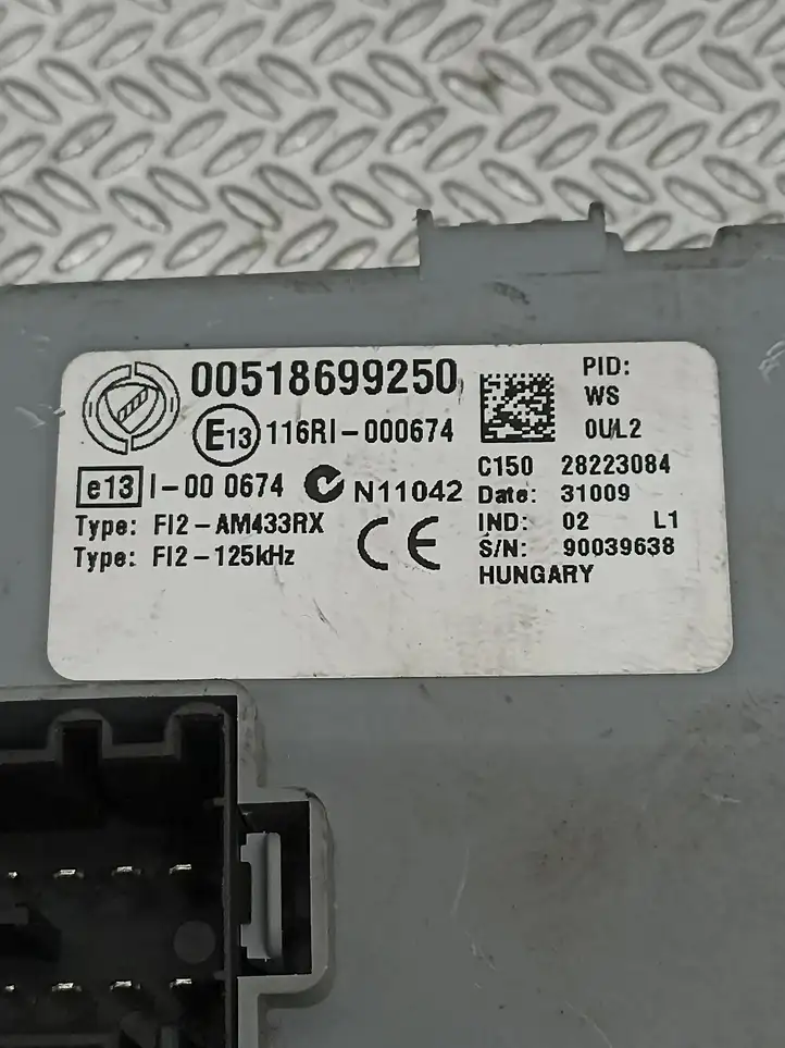 Fiat Grande Punto (2005 - 2014) 00518699250 Блок предохранителей — фото 5