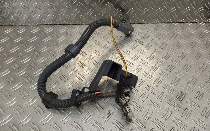 Toyota Corolla Verso AR10 (2004 - 2009) 2885028010 Плюсовой провод аккумулятора — фото 2