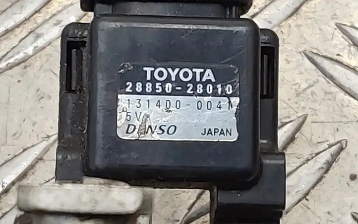 Toyota Corolla Verso AR10 (2004 - 2009) 2885028010 Плюсовой провод аккумулятора — фото 3