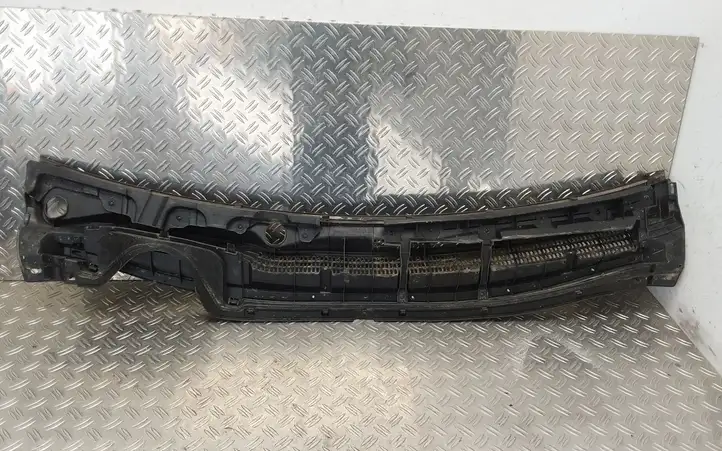 Toyota Prius (XW30) (2009 - 2015) 5578147090 Жабо стеклоочистителей — фото 3
