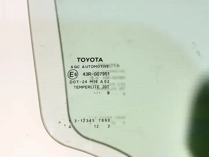 Toyota Auris 150 (2006 - 2012) 43R007951 Стекло передней двери — фото 2