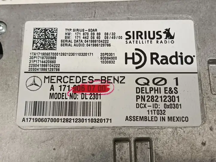 Mercedes-Benz GL X164 (2006 - 2012) A1719060700 Магнитола / мультимедийная система — фото 2