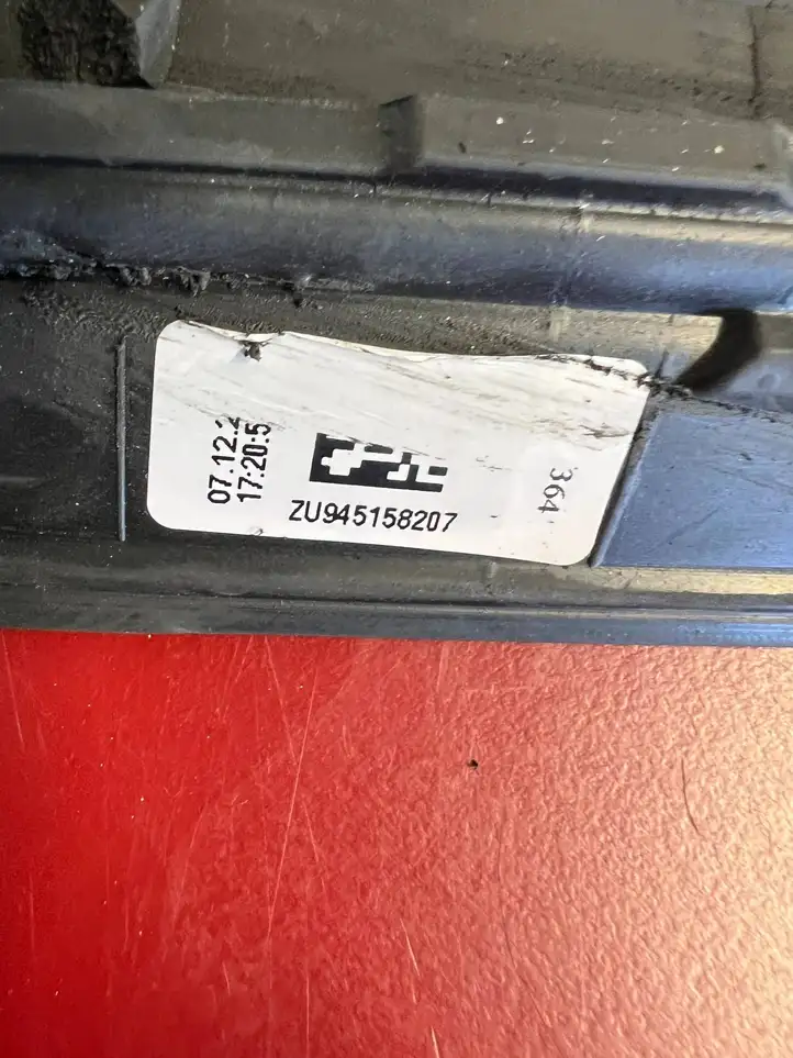 BMW X1 U11 (2022 - ) 9451582 Заднее боковое стекло — фото 3