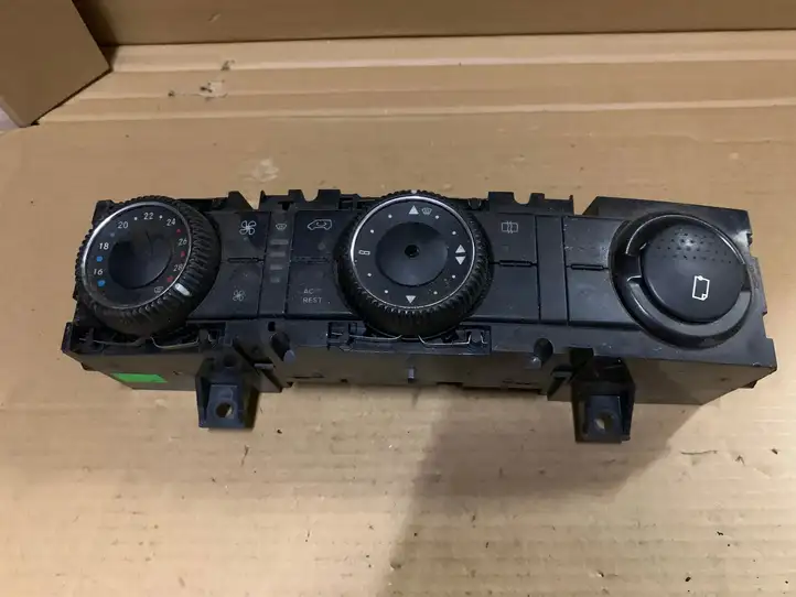 Mercedes-Benz Sprinter W906 (2006 - 2018) A9068300785KZ Модуль управления кондиционером — фото 4