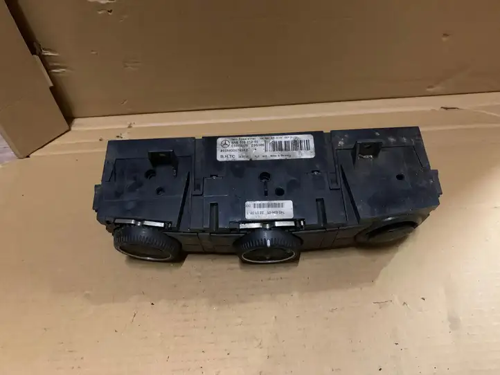 Mercedes-Benz Sprinter W906 (2006 - 2018) A9068300785KZ Модуль управления кондиционером — фото 5