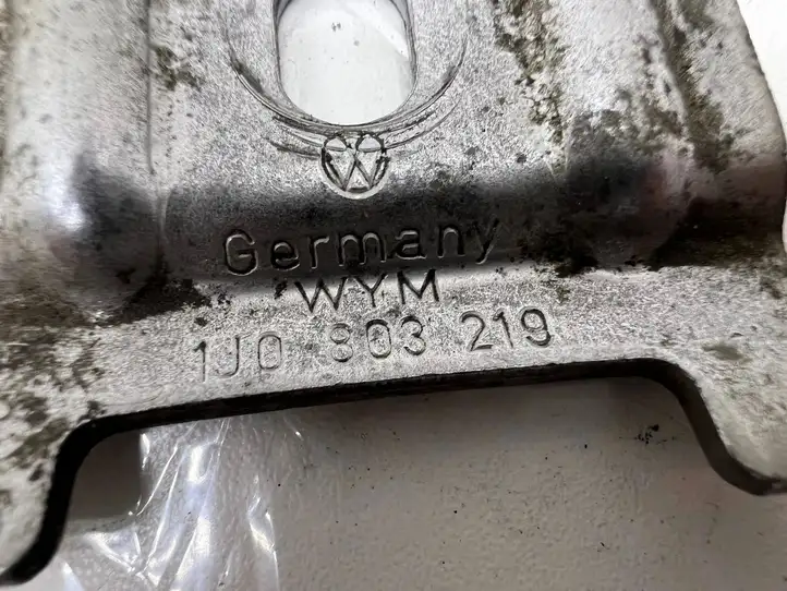 Audi A3/S3 8P (2008 - 2013) 1J0803219 Держатель аккумулятора — фото 3