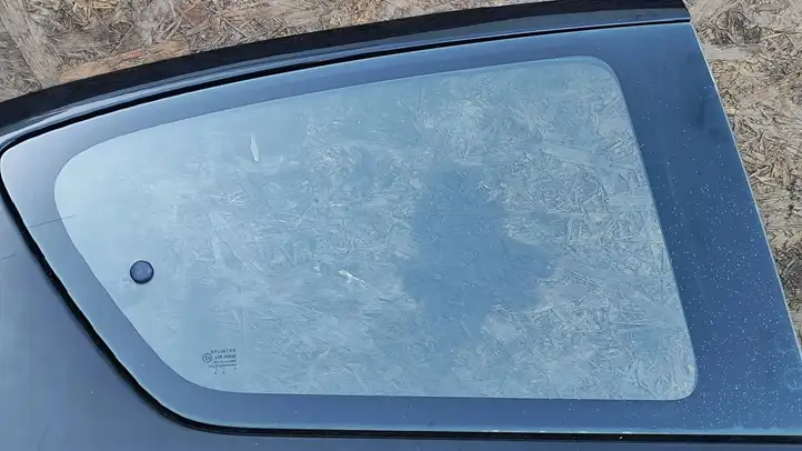 Toyota Aygo AB10 (2005 - 2008) E643R00048 Стекло задней двери — фото 1