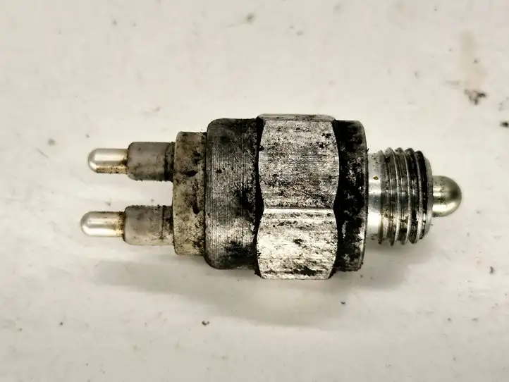 Volvo S60 (2000 - 2004) 03W07 Датчик заднего хода — фото 1