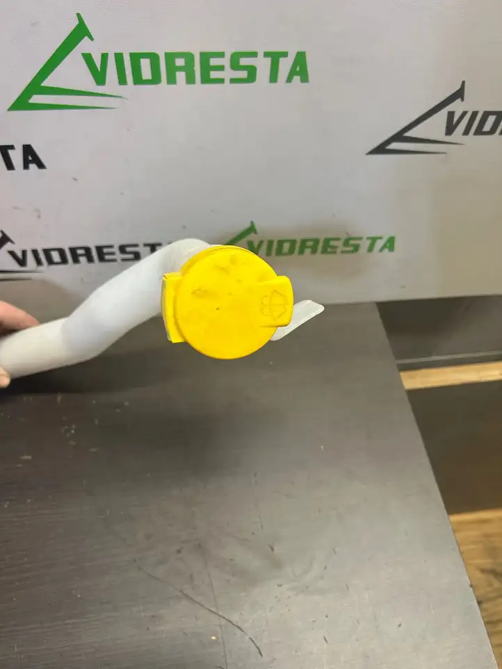 Renault Clio V (2019 - ) 280159140R Горловина бачка омывателя — фото 3