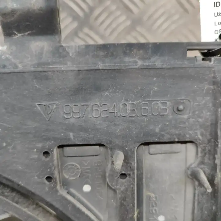 Porsche 997 (2004 - 2012) 99762403603 Дифузор радиатора — фото 9