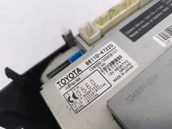 Toyota Prius (XW20) (2003 - 2009) 8611047220 Магнитола / мультимедийная система — фото 4