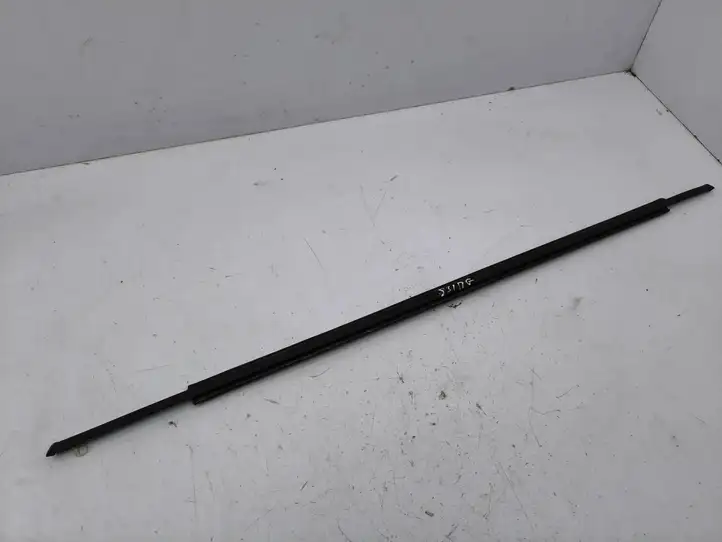 Toyota Prius (XW20) (2003 - 2009) Накладка стекла задней двери — фото 1