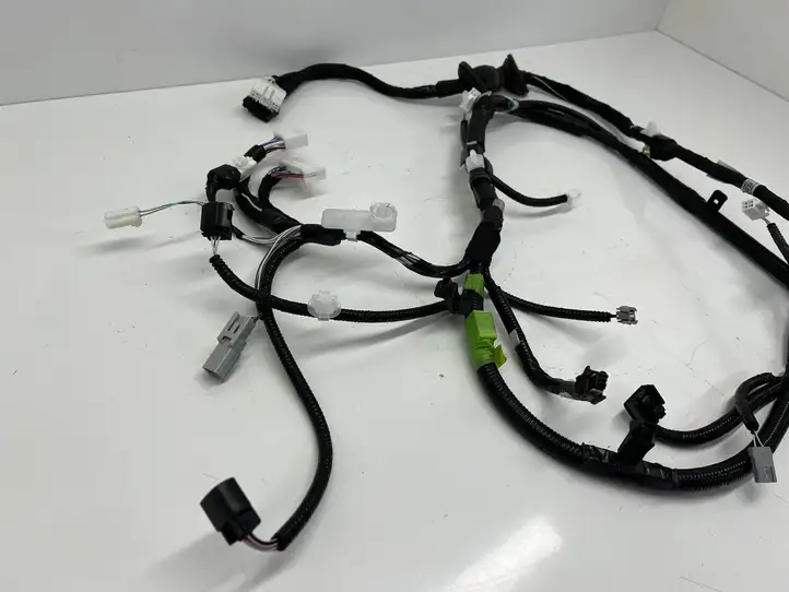 Toyota RAV 4 (XA50) (2018 - ) 8218442A70 Жгут проводов крышки багажника — фото 3