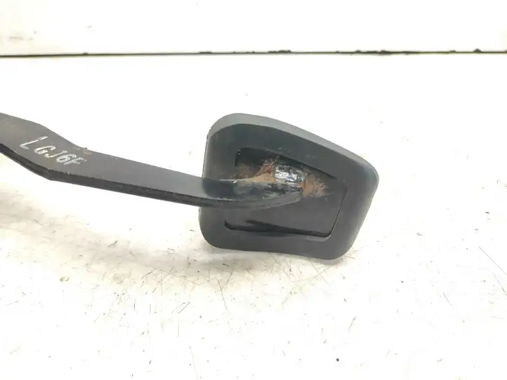 Mazda 6 (2002 - 2005) Педаль сцепления — фото 9