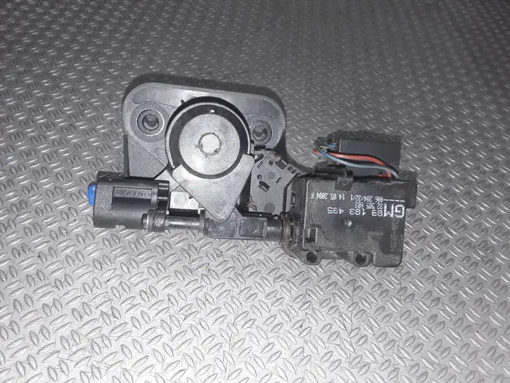 Opel Meriva A (2002 - 2006) 13168317 Замок крышки багажника — фото 2