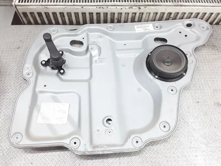 Volkswagen Touran I (2003 - 2010) 1T0839756E Механический стеклоподъемник задней двери — фото 1