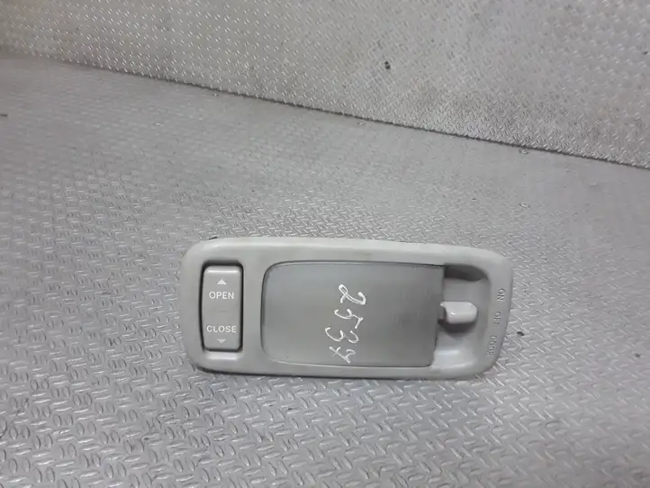 Toyota Corolla Verso E121 (2001 - 2004) 8592013020 Передняя подсветка — фото 1