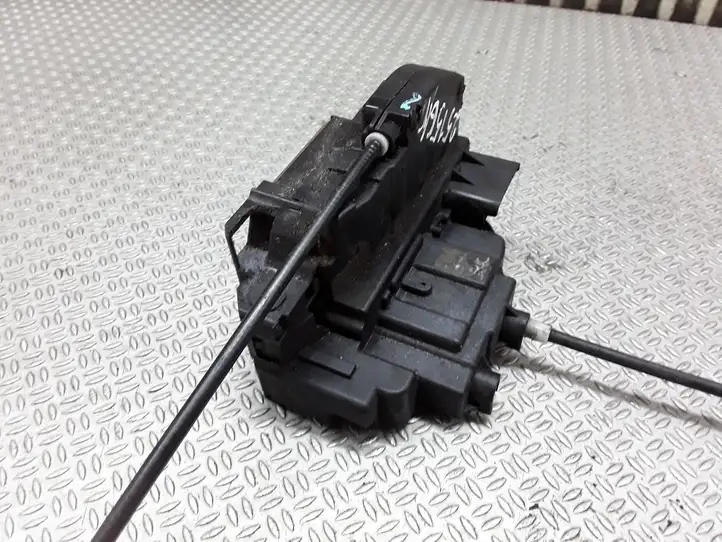 Nissan Micra (2003 - 2007) Замок задней двери — фото 2