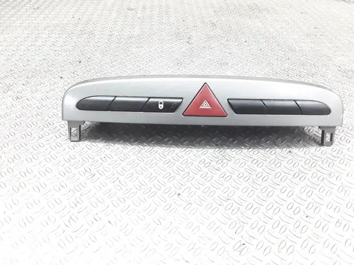 Peugeot 308 (2007 - 2013) 9659417177 Включатель аварийных фонарей — фото 1