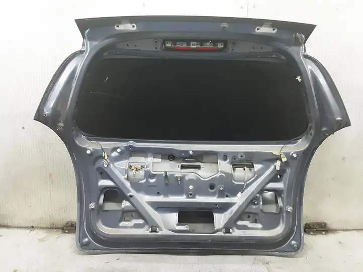 Toyota Corolla Verso E121 (2001 - 2004) Крышка багажника — фото 2